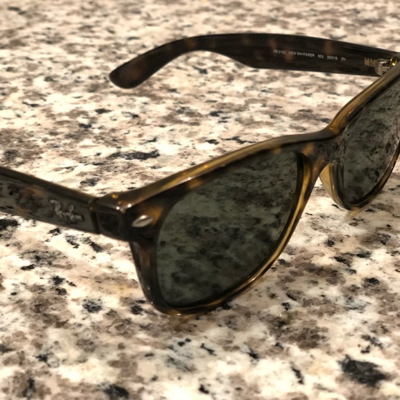 Lightly used ORIGINAL WAYFARER RAYBAN - Picture 2 of 4